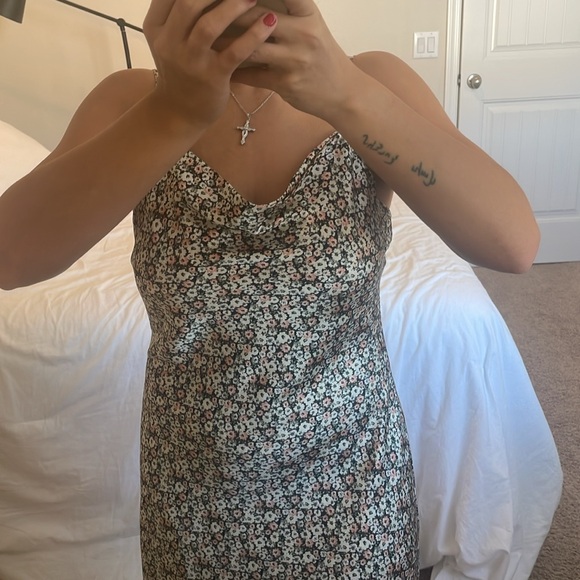 Abercrombie satin dress - Picture 2 of 2